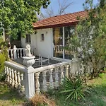 Romantik Guest house 4*