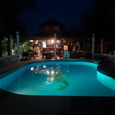 Konukevi Romantik Dalla 4*