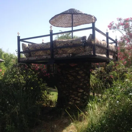 Konukevi Romantik Dalla 4*