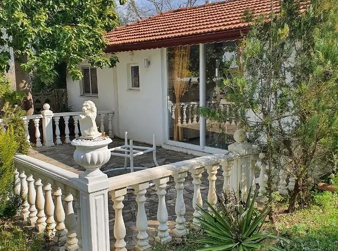 Romantik Πανσιόν 4*