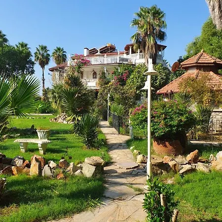 Romantik ゲストハウス ダラマン